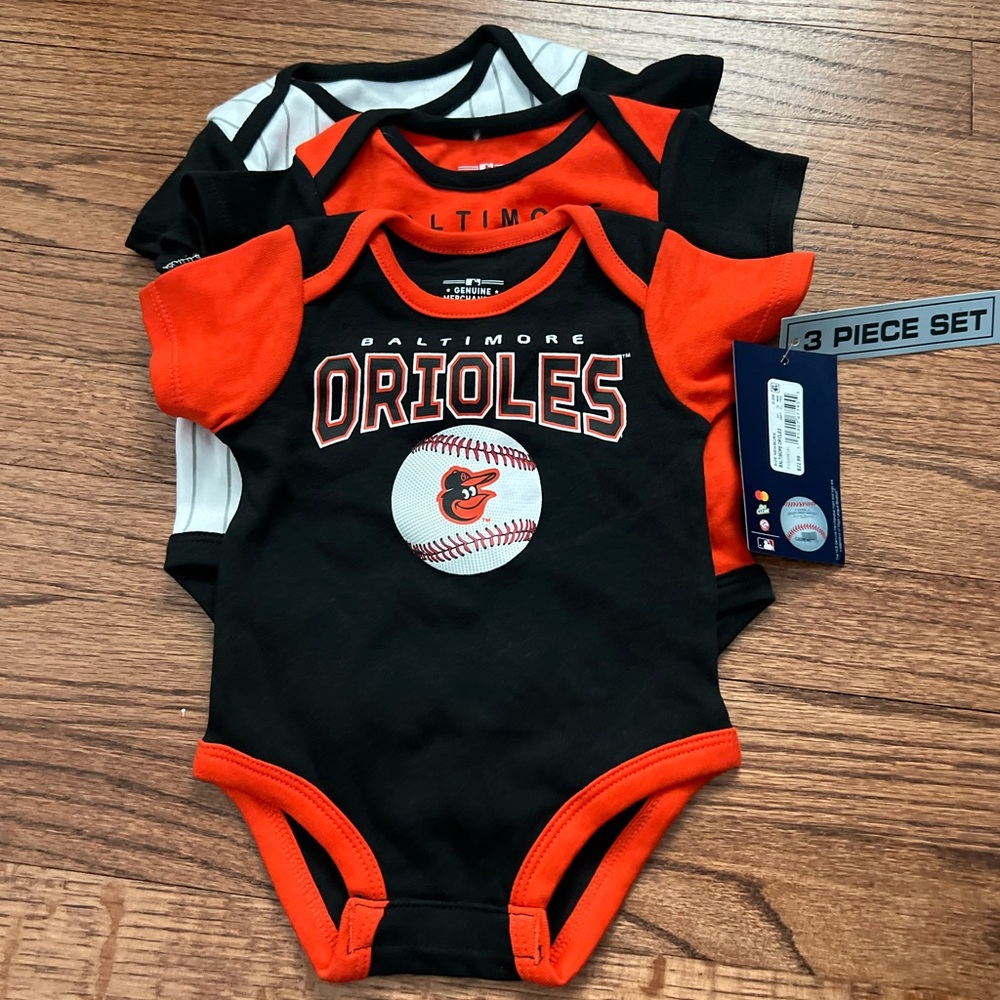 NWT Baltimore Orioles Baby Bodysuit Set - Black and Orange 0-3 months
